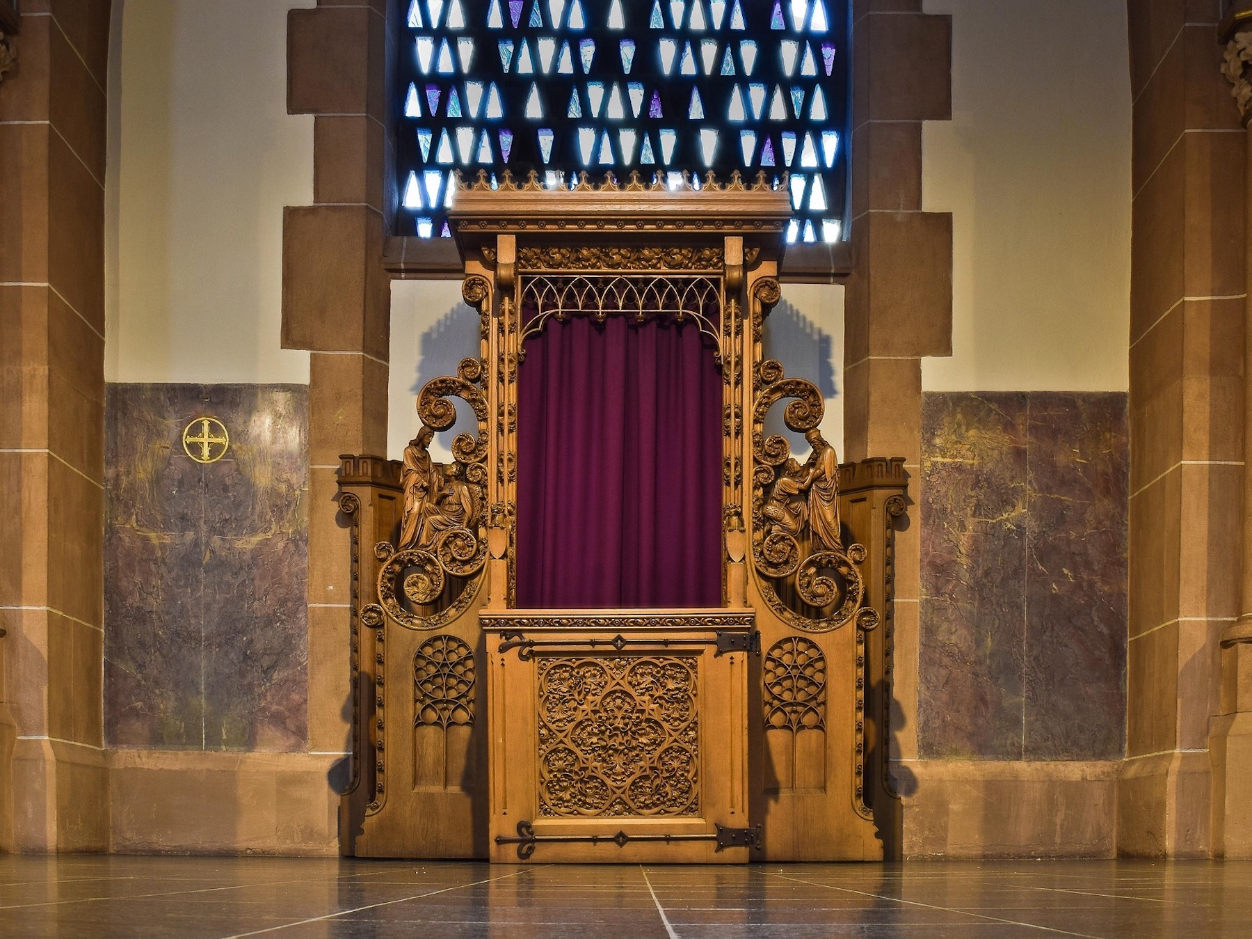 Spór o tajemnicę spowiedzi albo nowa „Antygona”