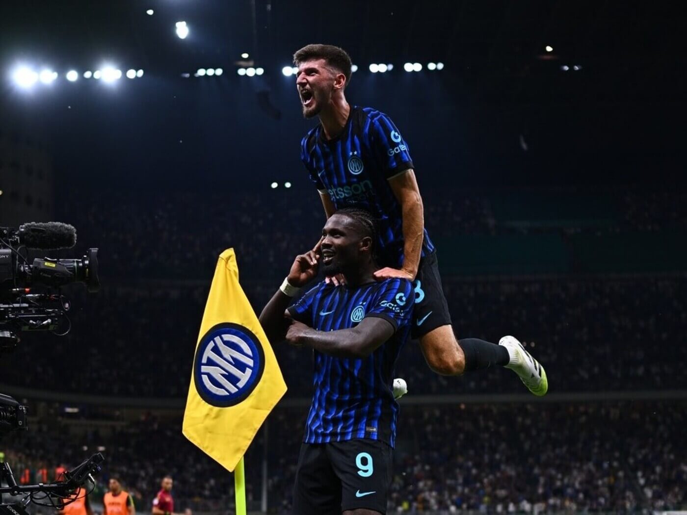 Co oglądamy, kiedy oglądamy mecz?